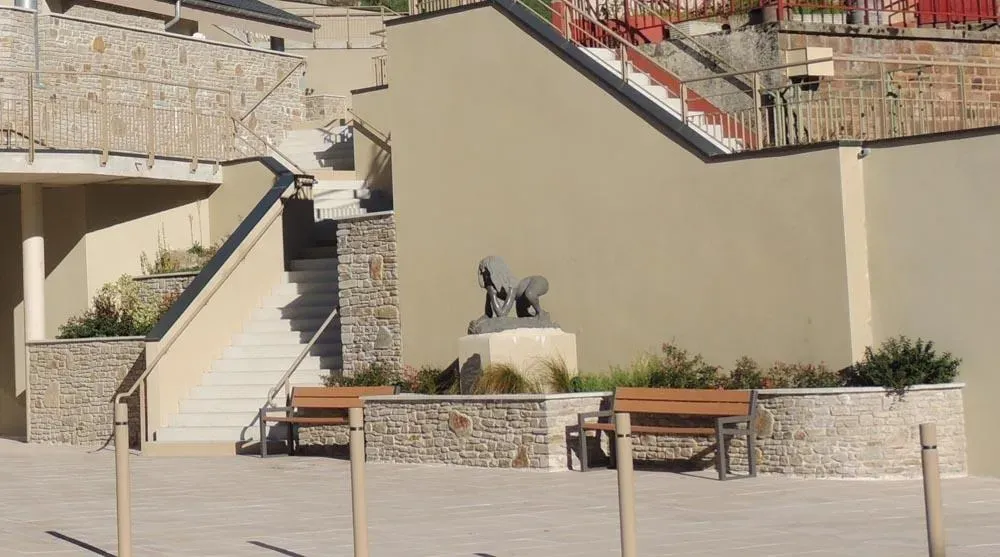 maçonnerie pierre à Saint-Victor et Melvieu