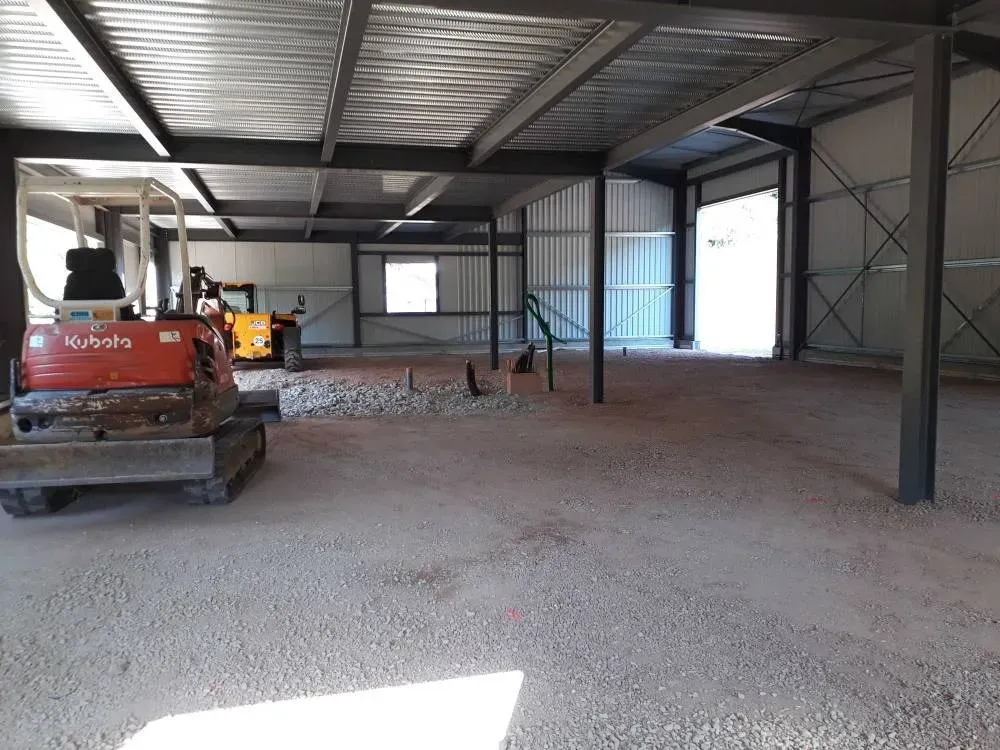 Maçon à Saint-Victor et Melvieu